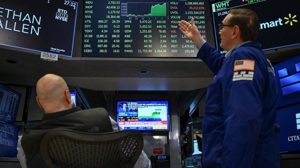 Best S&P 500 ETFs: 10 Top Funds For 2025